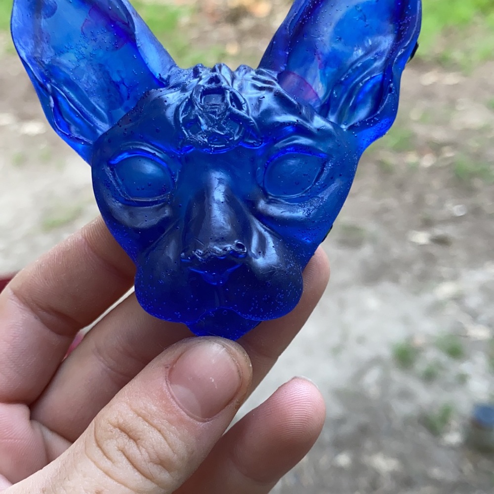 Resin pours